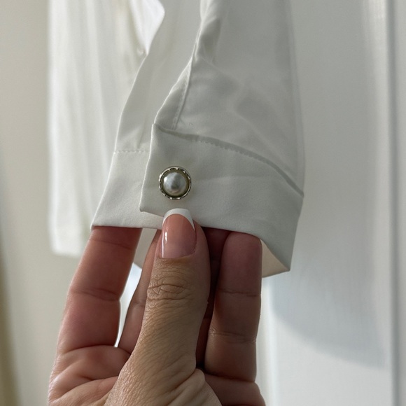 Pearl button down - Picture 2 of 7